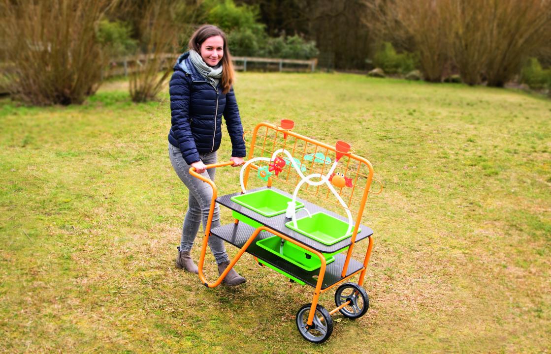 wa9 Mobiler Sand- und Wassertisch - auf Rollen kann er bequem transportiert werden - KiTa-Spielewelt