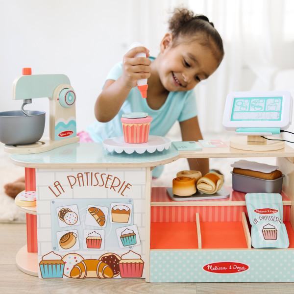 B-ckerei-5 Melissa & Doug La Patisserie Bäckerei - mit den Formen das Gebäck verzieren. KiTa-Spielewelt