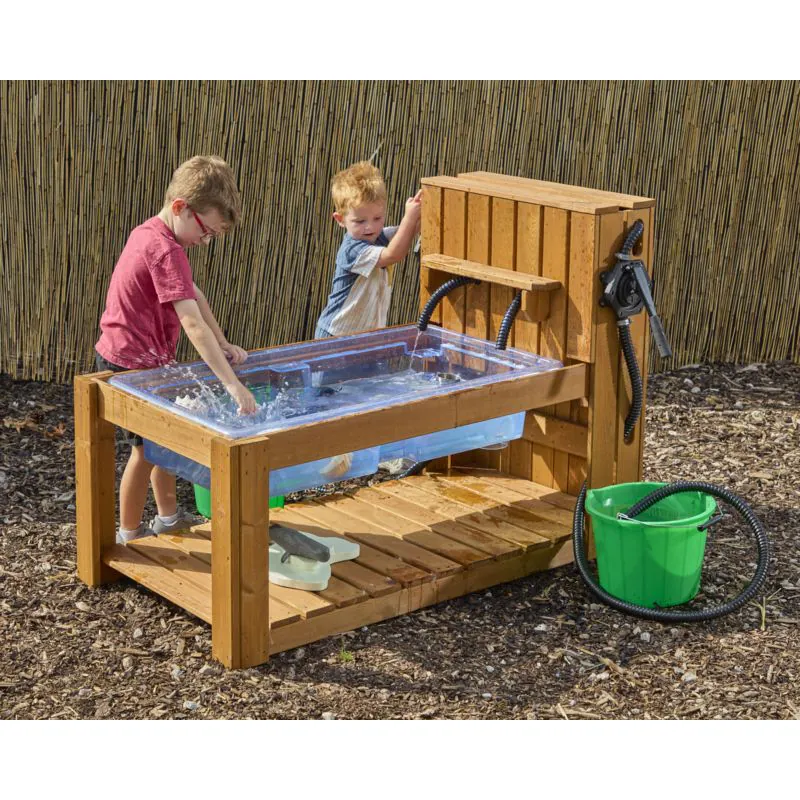 Wassertisch mit Doppelpumpstation